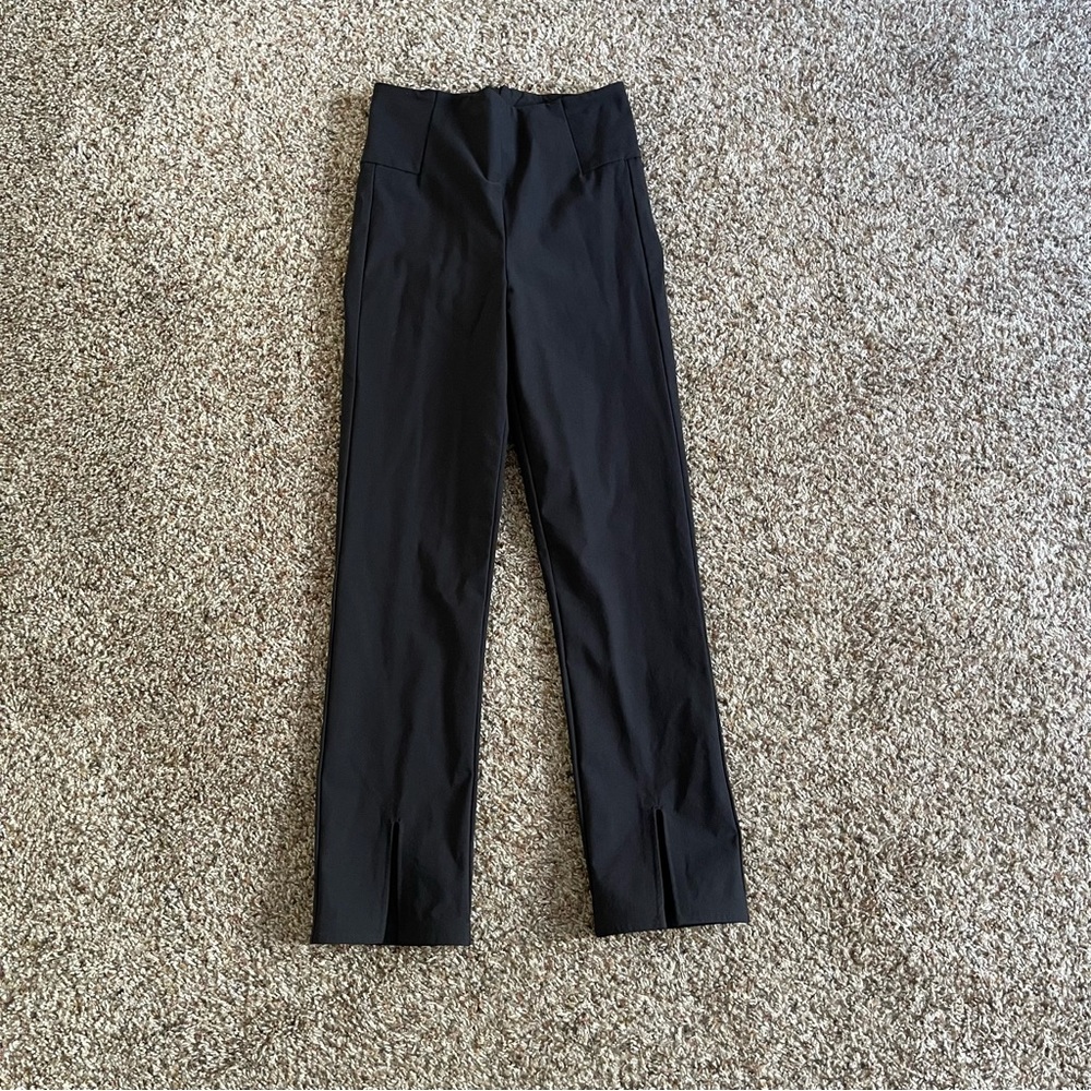 Athleta Wander Slim Straight Crop